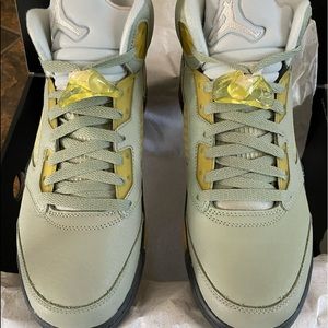 Air Jordan 5 retro”Jade Horizon”. 9.5 men. Authentic from SNKRS app.  Dead stock